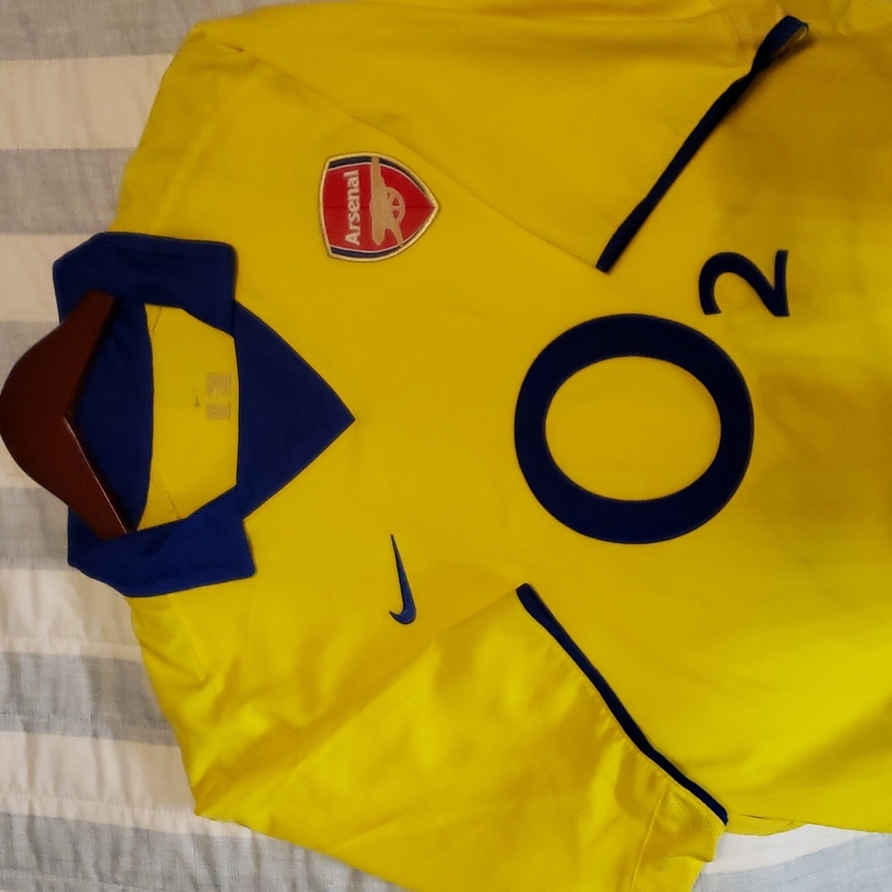 Arsenal F.C. 2003-2004 away soccer jersey